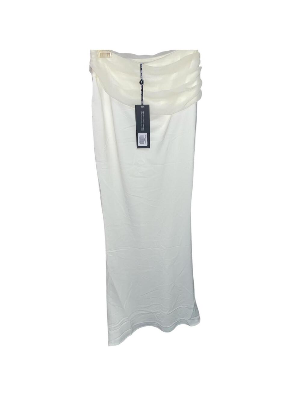 Sold out white fox White maxi skirt with elastic waistband and lining